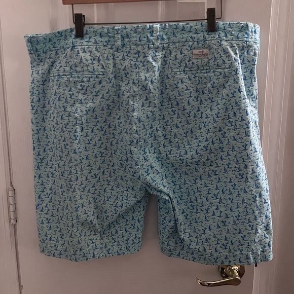 Vineyard Vines Other - Vineyard Vines Breaker Shorts Size 40 Sailboats And Palm Trees blue coastal